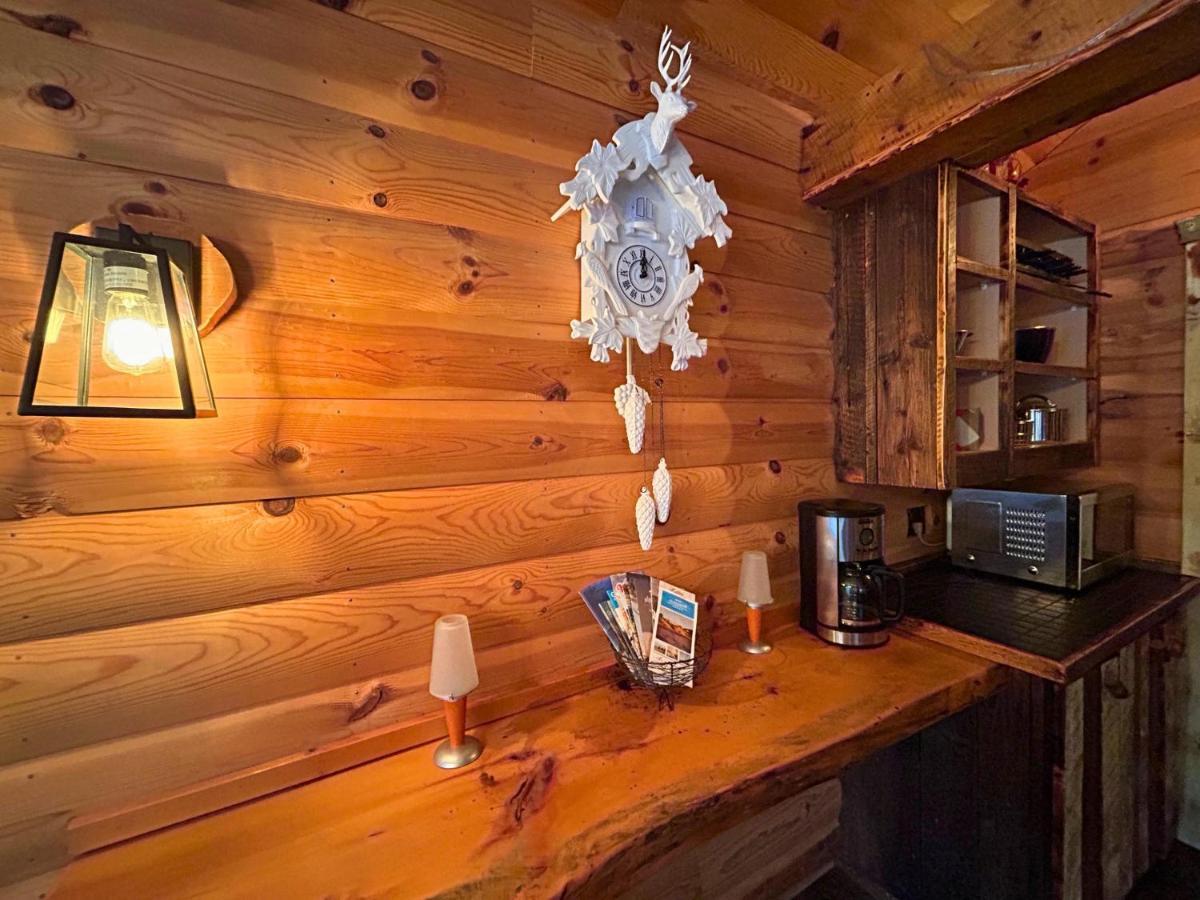 Husky - Chalets De Moh - Jacuzzi La Malbaie Esterno foto