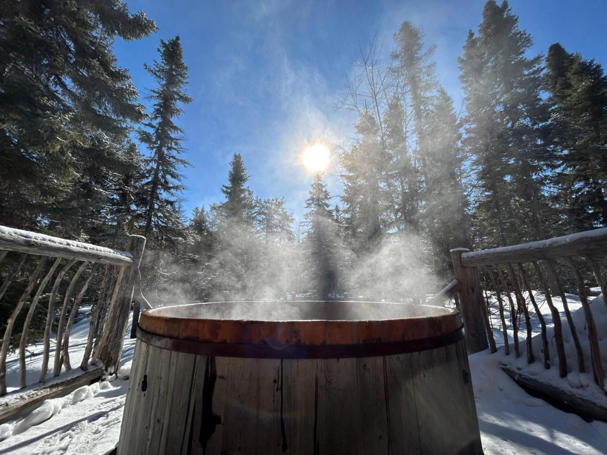 Husky - Chalets De Moh - Jacuzzi La Malbaie Esterno foto